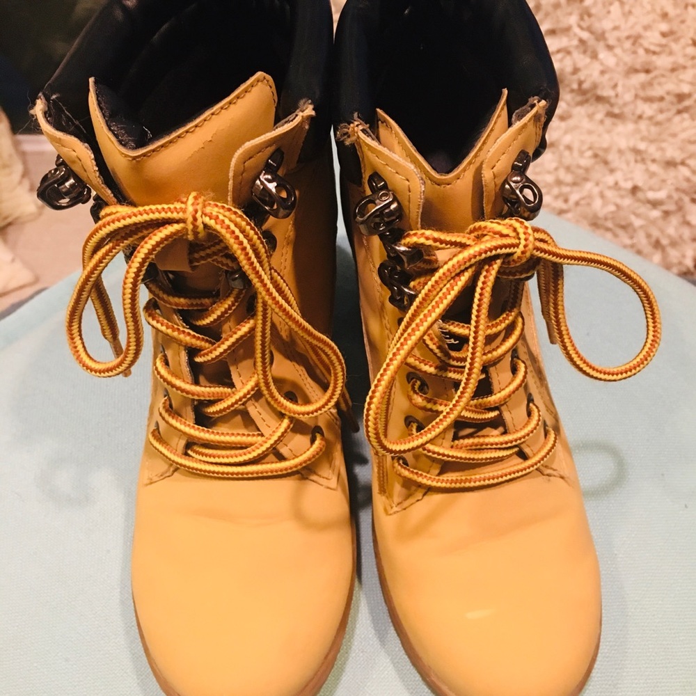 High-heeled Joe Boxer work boots, size 7 EUC - Picture 4 of 5